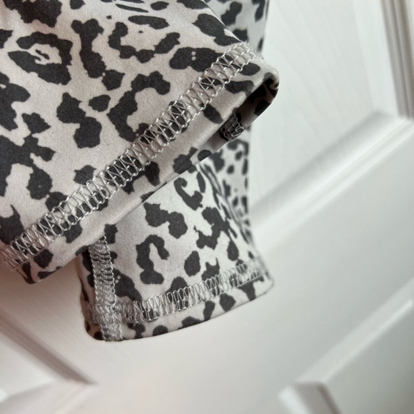 Evolution and Creation Animal Print Leggings Women's Size S Leopard - Picture 5 of 8